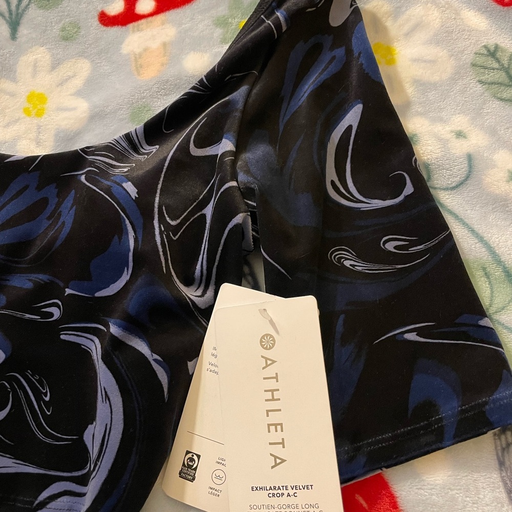 NWT Athleta EXHILARATE VELVET CROP - Picture 2 of 5